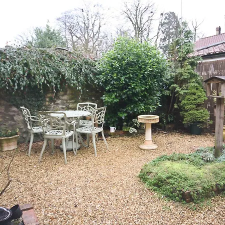 Lumley * Thornton Dale